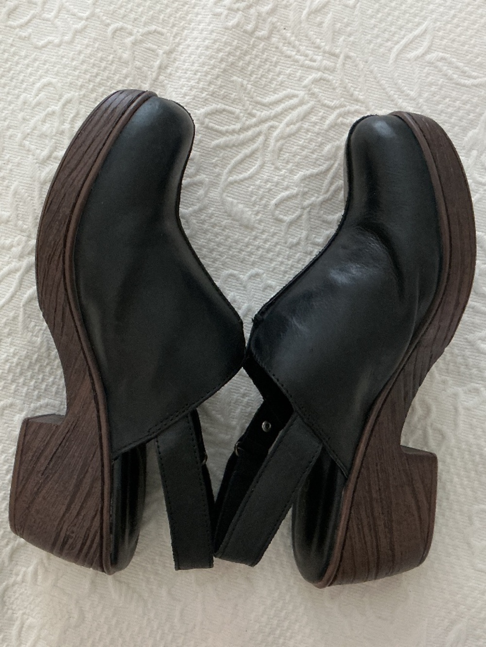 BOC leather clogs in black - Picture 3 of 5